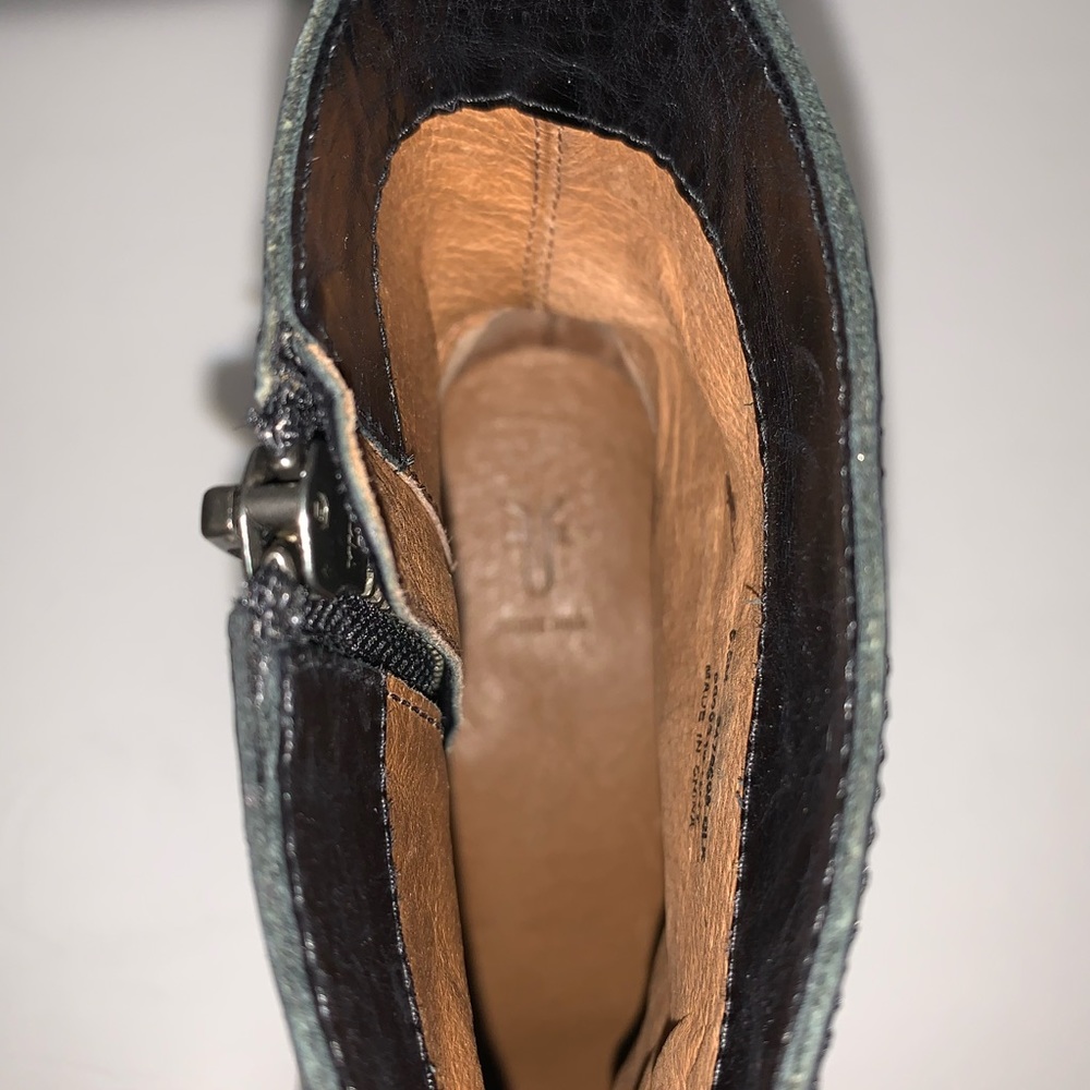 FRYE black leather ankle boots *New* - Picture 5 of 8